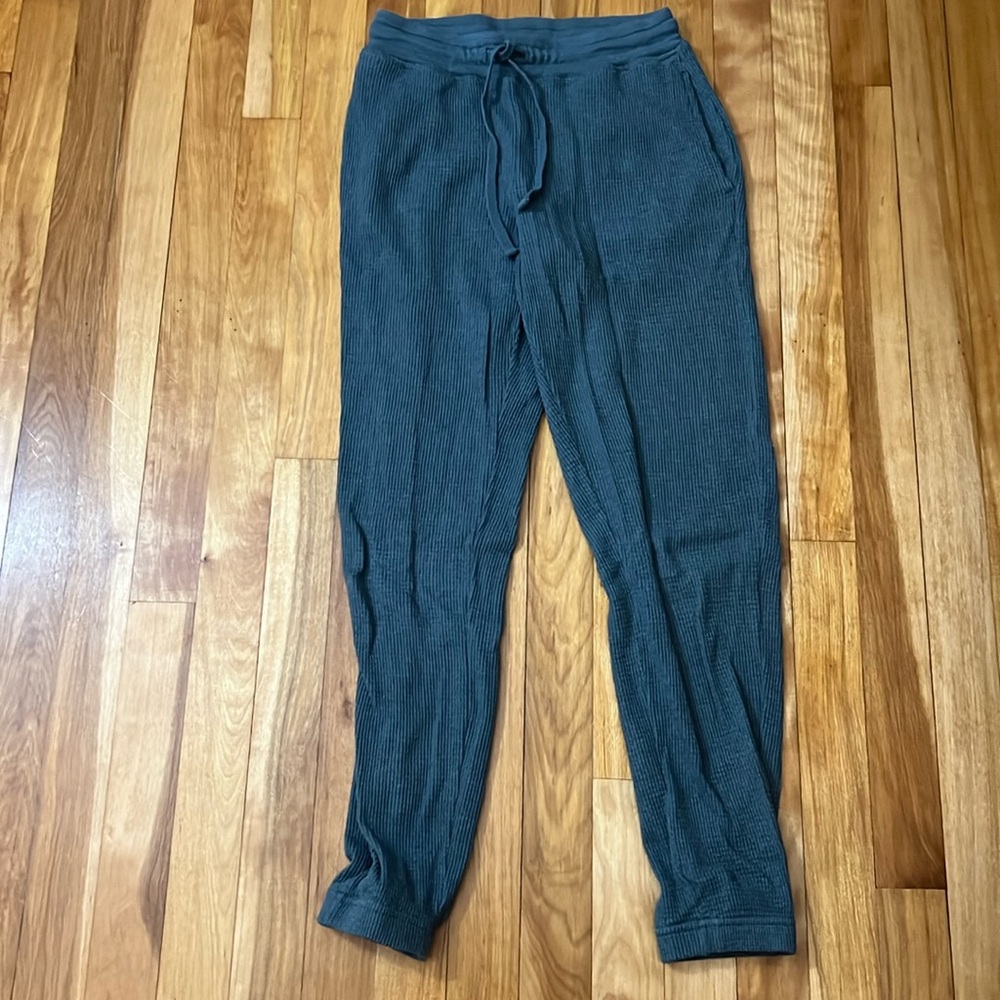 Aritzia waffle knit joggers